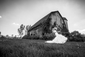 Buffalo wedding photography linked image to gallery 11 of best of wedding photos by photographer Jessica Ahrens, modern and artistic wedding photographer in Buffalo, NY.