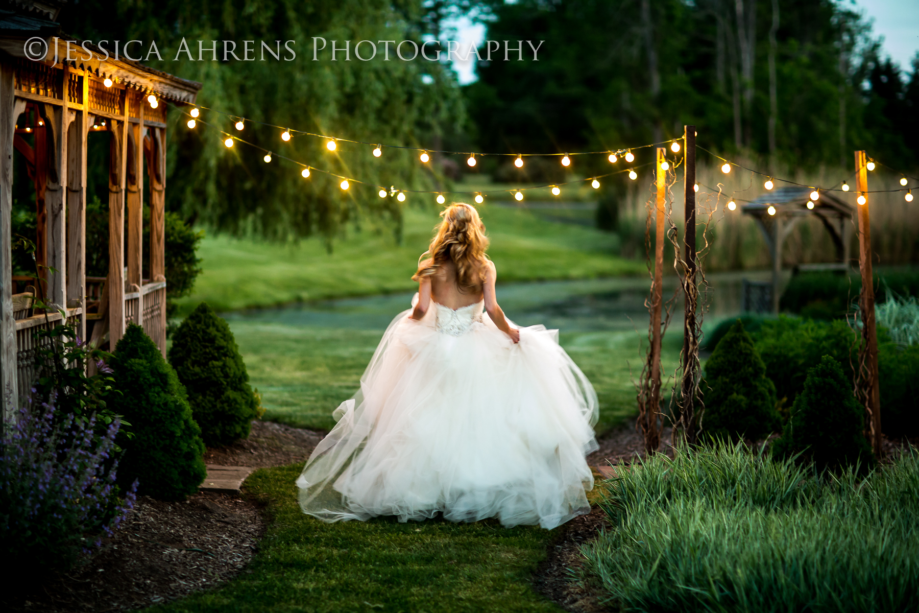 Real Weddings Wednesday: Kristen + Mike's State Park Wedding, image size:1800x1200